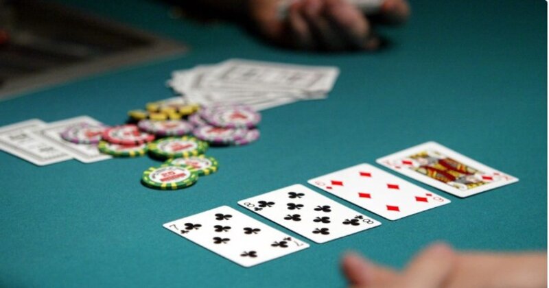 Vòng Pre-flop – Vòng đầu tiên trong Poker luật